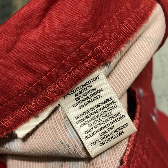 Red tie-waist floral shorts - Picture 7 of 7